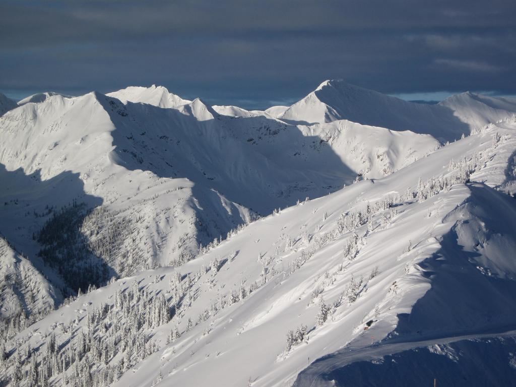 Whitewater Lodge Golden Eksteriør billede